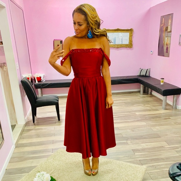 NEW WITH TAGS Rich RED dress! Sequin detail 🌹 - Picture 4 of 8